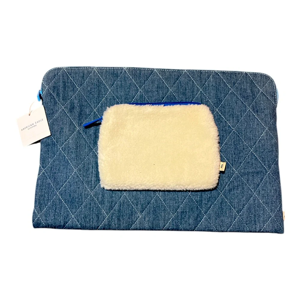 American Eagle laptop or tablet bag with pouch for wireless mouse.